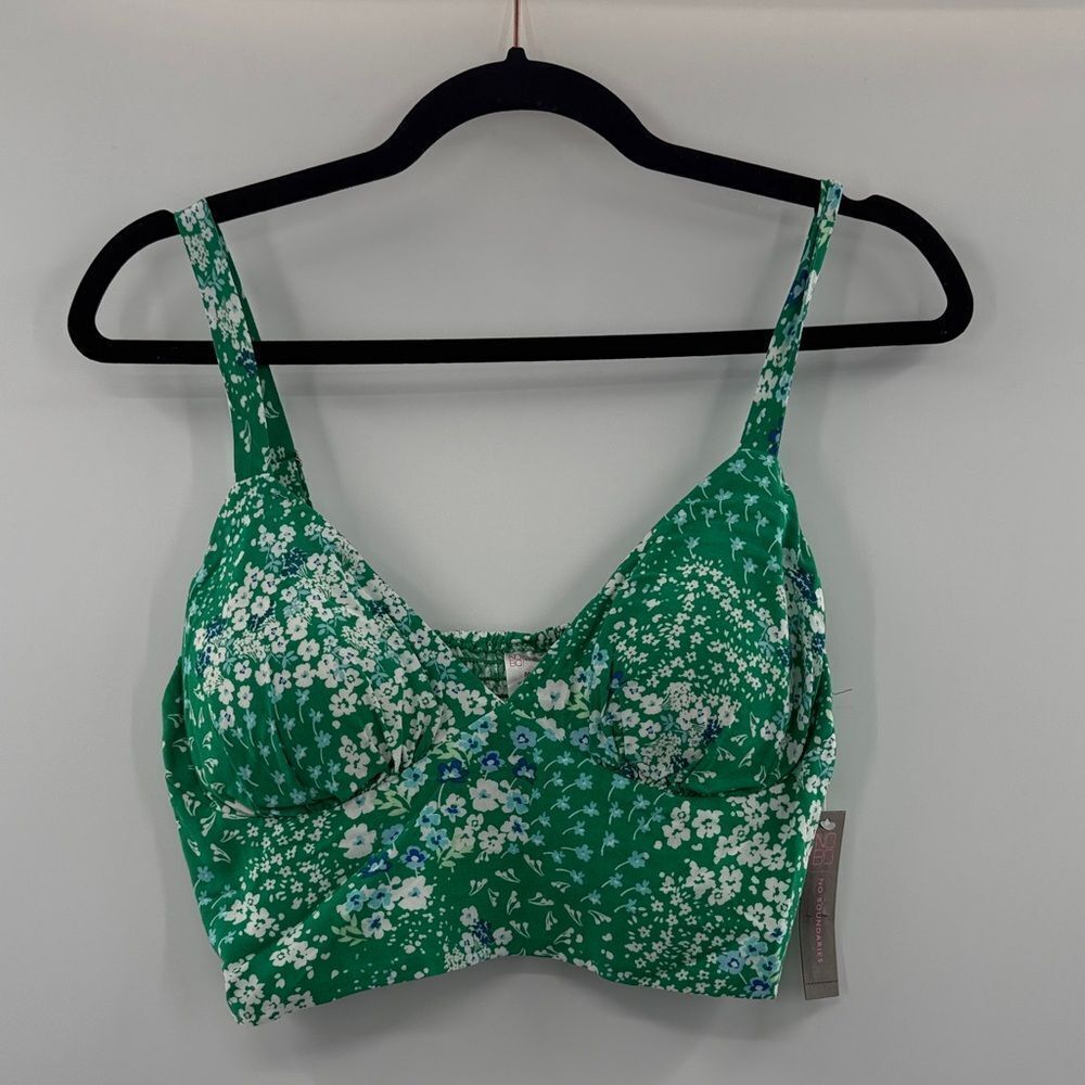 3For $20 No Boundaries Green Floral Top NWT size M